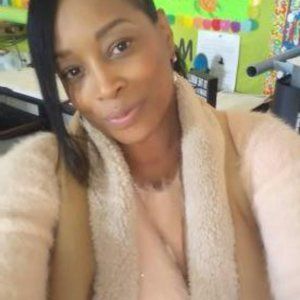 Meet your Posher, Carla